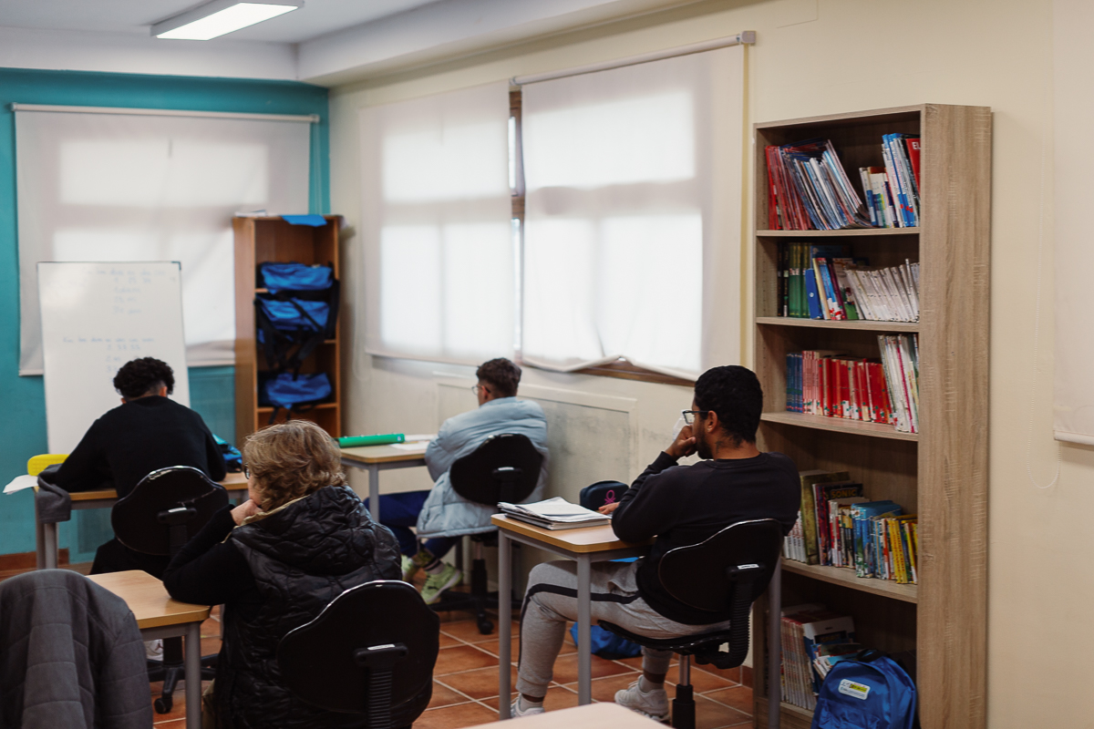 Young people studying in a Diagrama classroom